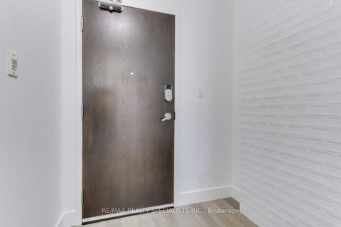 Photo 4 at 204 - 1842 Queen Street E, The Beaches, Toronto