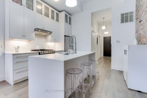 Photo 7 at 204 - 1842 Queen Street E, The Beaches, Toronto