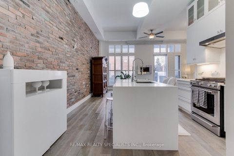 Photo 14 at 204 - 1842 Queen Street E, The Beaches, Toronto