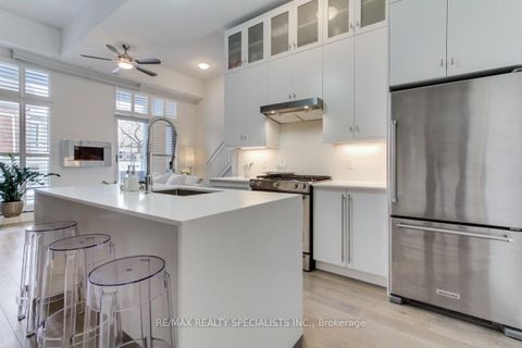 Photo 15 at 204 - 1842 Queen Street E, The Beaches, Toronto