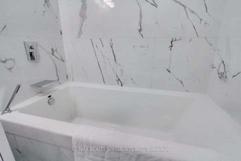 Photo 29 at 204 - 1842 Queen Street E, The Beaches, Toronto