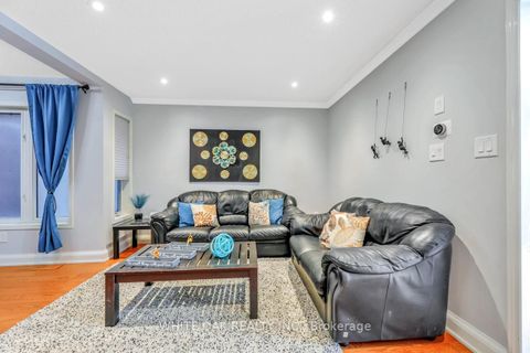 Photo 11 at 43 Sassafras Circle, Patterson, Vaughan