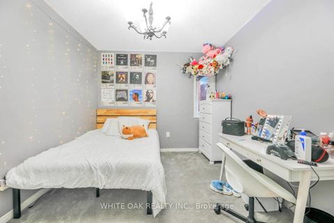 Photo 20 at 43 Sassafras Circle, Patterson, Vaughan