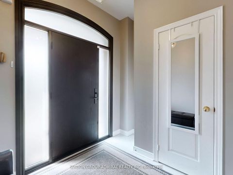 Photo 5 at 25 D'eva Drive, Patterson, Vaughan