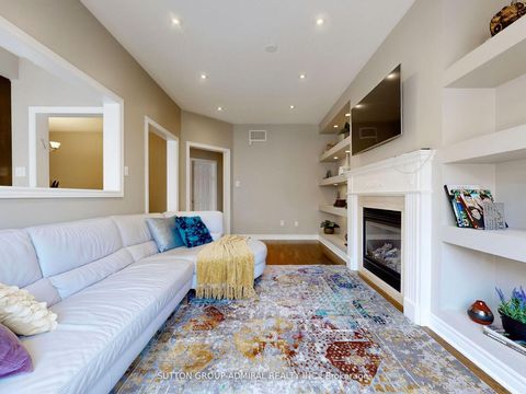 Photo 9 at 25 D'eva Drive, Patterson, Vaughan