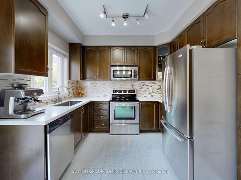 Photo 12 at 25 D'eva Drive, Patterson, Vaughan