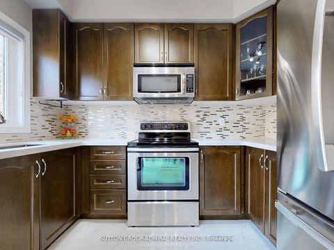 Photo 13 at 25 D'eva Drive, Patterson, Vaughan