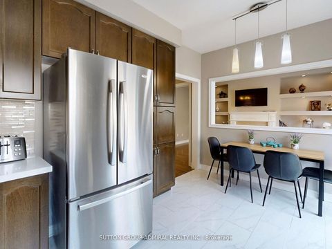 Photo 15 at 25 D'eva Drive, Patterson, Vaughan
