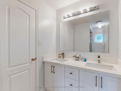 Photo 26 at 25 D'eva Drive, Patterson, Vaughan