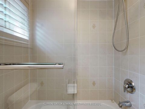 Photo 28 at 25 D'eva Drive, Patterson, Vaughan
