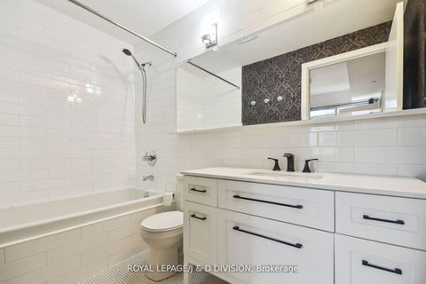 Photo 10 at 421 - 156 Portland Street, Waterfront Communities C1, Toronto