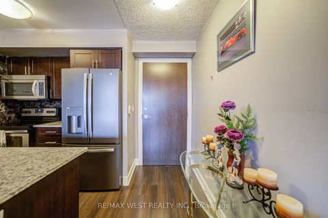 Photo 10 at 630 - 2 Eva Road, Etobicoke West Mall, Toronto