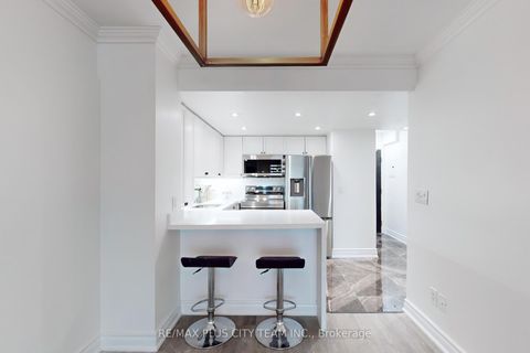 Photo 5 at 2515 - 8 Park Road, Moore Park, Toronto