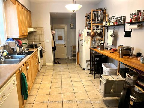 Photo 8 at 472 Symington Avenue, Pellam Park, Toronto