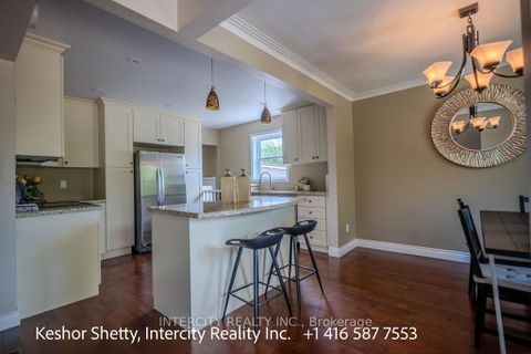 Photo 3 at 631 Trudale Court W, WO West, Oakville