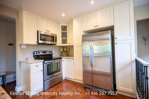 Photo 7 at 631 Trudale Court W, WO West, Oakville