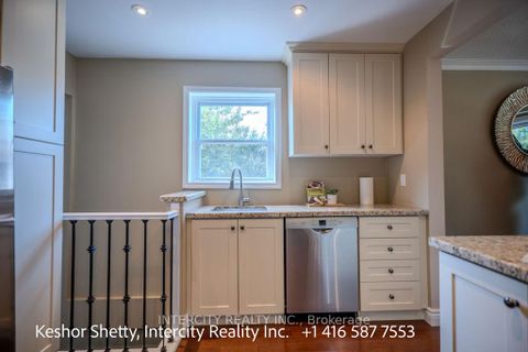 Photo 8 at 631 Trudale Court W, WO West, Oakville