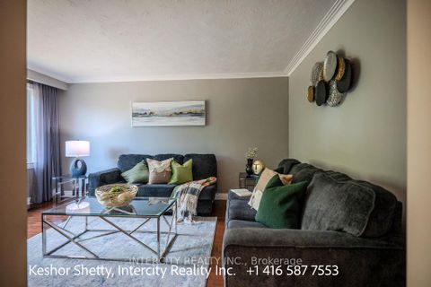 Photo 9 at 631 Trudale Court W, WO West, Oakville