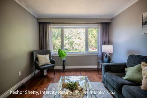 Photo 11 at 631 Trudale Court W, WO West, Oakville