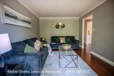 Photo 13 at 631 Trudale Court W, WO West, Oakville