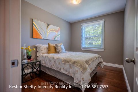 Photo 15 at 631 Trudale Court W, WO West, Oakville