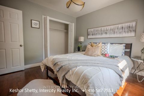 Photo 18 at 631 Trudale Court W, WO West, Oakville