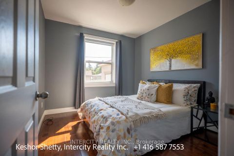 Photo 19 at 631 Trudale Court W, WO West, Oakville