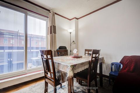 Photo 10 at 250 - 10 Eddystone Avenue, Jane Heights, Toronto