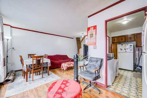 Photo 16 at 250 - 10 Eddystone Avenue, Jane Heights, Toronto