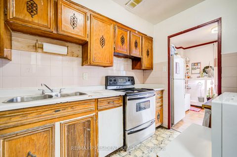 Photo 20 at 250 - 10 Eddystone Avenue, Jane Heights, Toronto