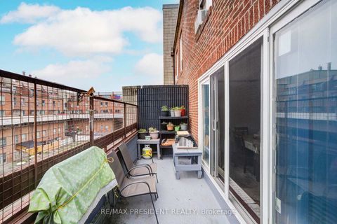 Photo 23 at 250 - 10 Eddystone Avenue, Jane Heights, Toronto