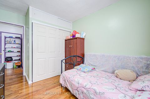 Photo 29 at 250 - 10 Eddystone Avenue, Jane Heights, Toronto