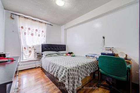 Photo 30 at 250 - 10 Eddystone Avenue, Jane Heights, Toronto