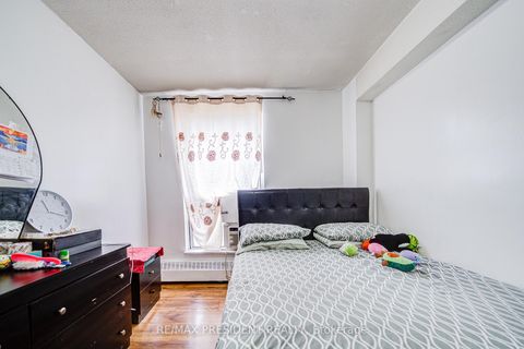 Photo 31 at 250 - 10 Eddystone Avenue, Jane Heights, Toronto