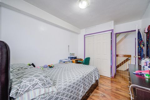 Photo 32 at 250 - 10 Eddystone Avenue, Jane Heights, Toronto