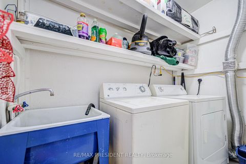 Photo 33 at 250 - 10 Eddystone Avenue, Jane Heights, Toronto