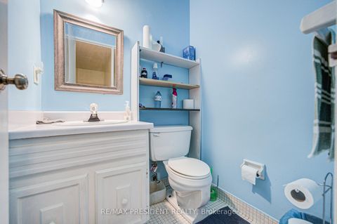Photo 34 at 250 - 10 Eddystone Avenue, Jane Heights, Toronto