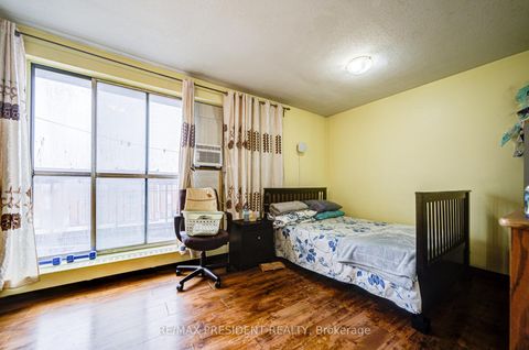 Photo 35 at 250 - 10 Eddystone Avenue, Jane Heights, Toronto