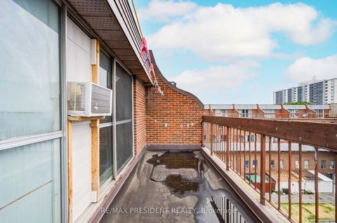 Photo 39 at 250 - 10 Eddystone Avenue, Jane Heights, Toronto