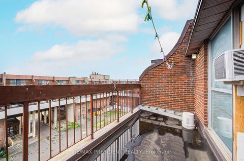 Photo 42 at 250 - 10 Eddystone Avenue, Jane Heights, Toronto
