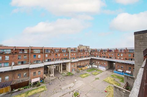 Photo 43 at 250 - 10 Eddystone Avenue, Jane Heights, Toronto