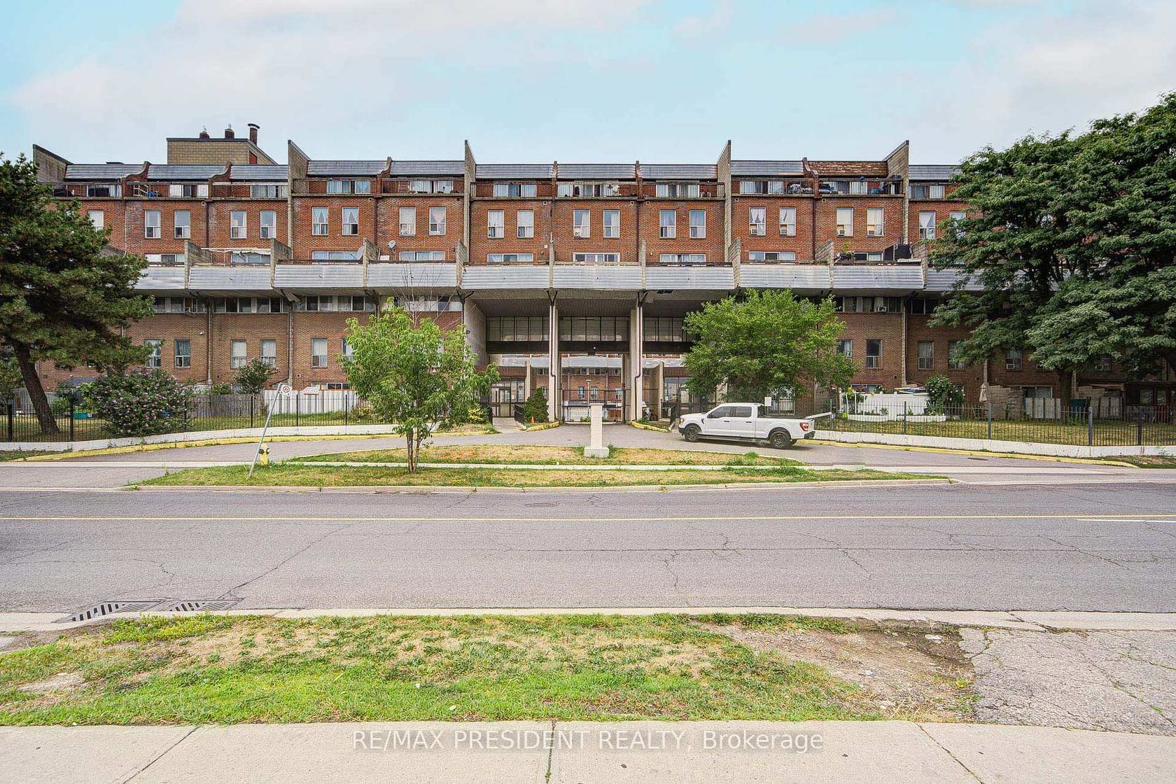 250 - 10 Eddystone Avenue, Jane Heights, Toronto 
