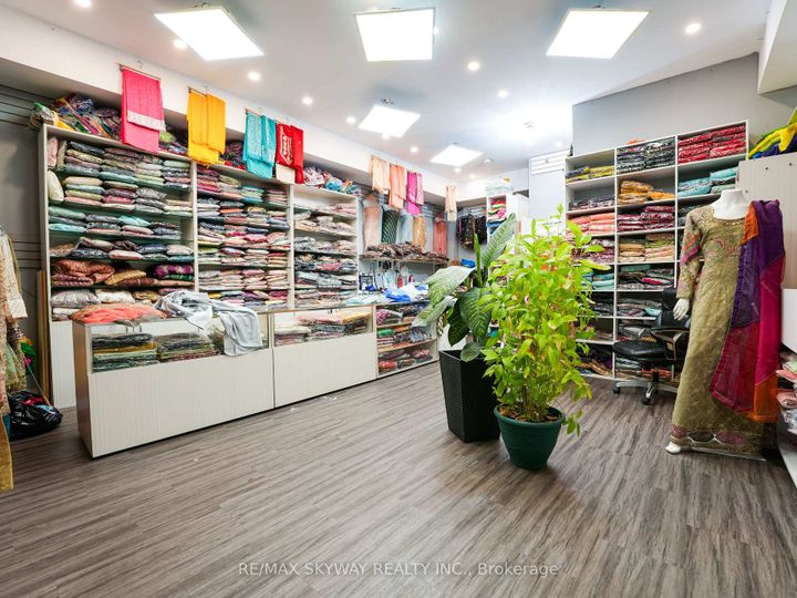Photo 2 at 142 Inspire Boulevard, Wellington North, Brampton