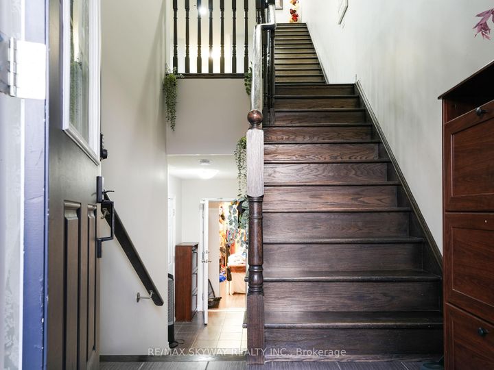 Photo 10 at 142 Inspire Boulevard, Wellington North, Brampton