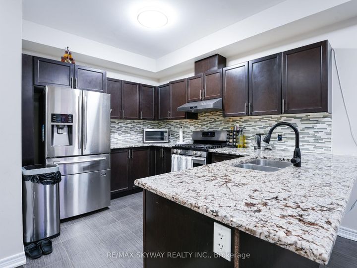 Photo 18 at 142 Inspire Boulevard, Wellington North, Brampton