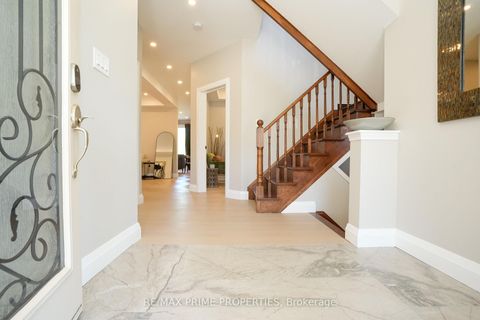 Photo 3 at 54 Vitlor Drive, Oak Ridges, Richmond Hill Photo 3 at 54 Vitlor Drive, Oak Ridges, Richmond Hill