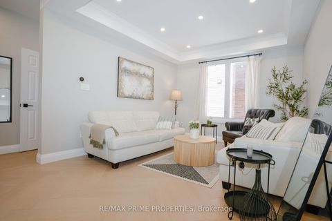 Photo 5 at 54 Vitlor Drive, Oak Ridges, Richmond Hill Photo 5 at 54 Vitlor Drive, Oak Ridges, Richmond Hill
