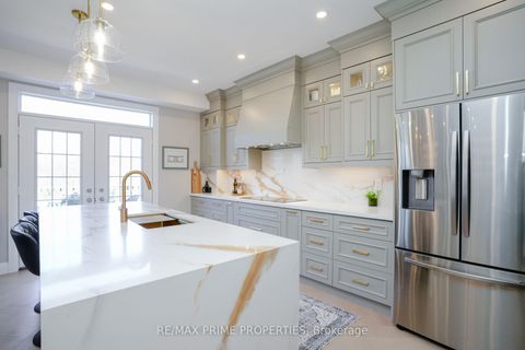Photo 7 at 54 Vitlor Drive, Oak Ridges, Richmond Hill