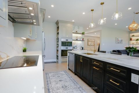 Photo 9 at 54 Vitlor Drive, Oak Ridges, Richmond Hill Photo 9 at 54 Vitlor Drive, Oak Ridges, Richmond Hill