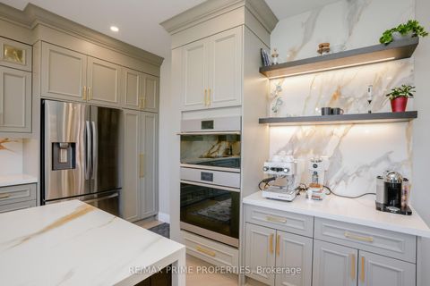 Photo 11 at 54 Vitlor Drive, Oak Ridges, Richmond Hill Photo 11 at 54 Vitlor Drive, Oak Ridges, Richmond Hill